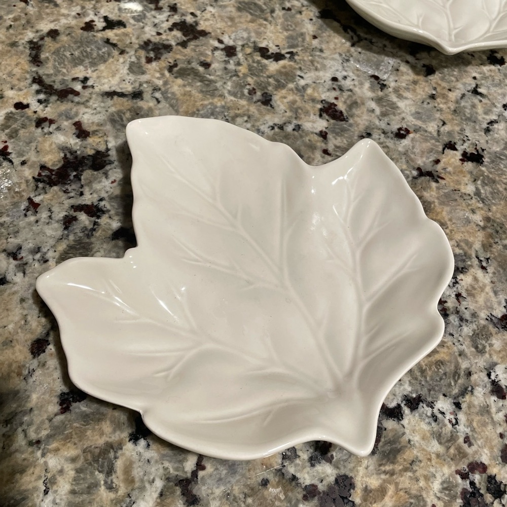 Leaf salad plates. Better home brand.